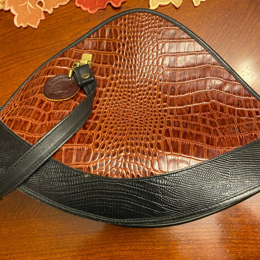 NWOT Bar Harbor Croc leather triangle crossbody - Picture 2 of 11